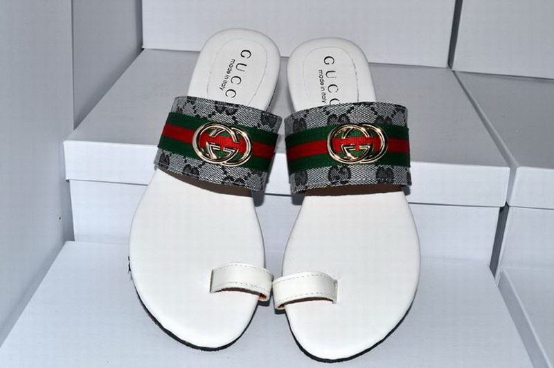 Gucci Slippers Woman--123